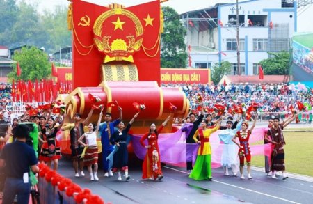 Célébration du 70e anniversaire de la Victoire de Diên Biên Phu